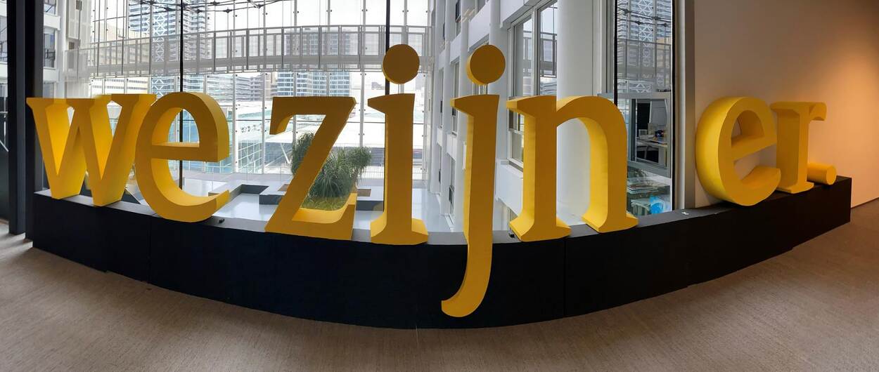 foto's van de letters : We zijn er