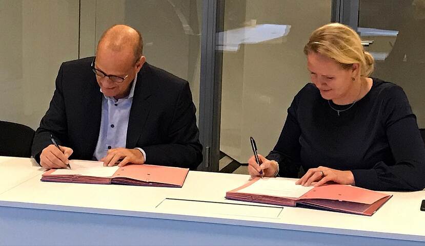 Ondertekening overeenkomst Ministerie van Onderwijs Cultuur en Wetenschap over op TEM 3W